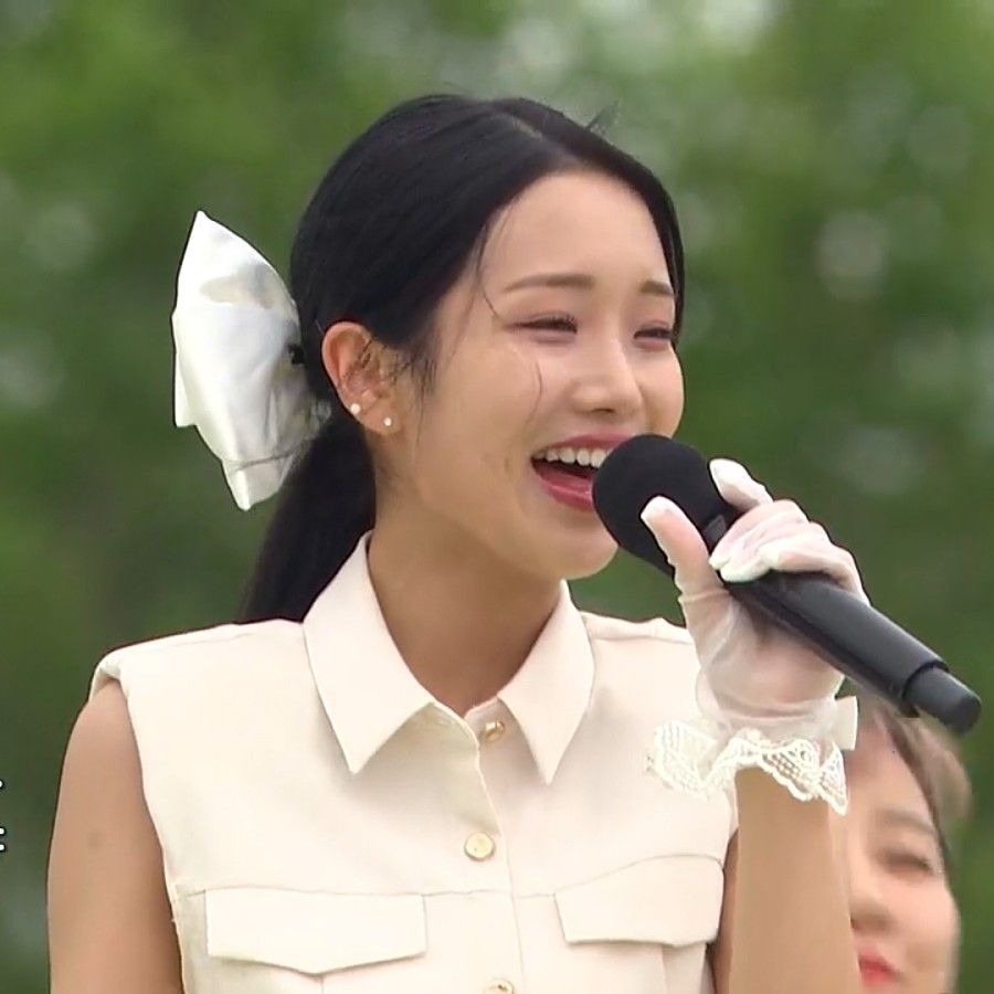 Recent activity shot of Kim Soyeon (2004)