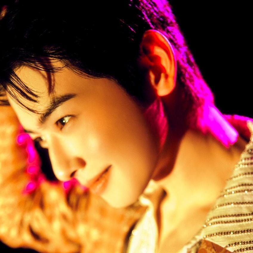 A moment captured by a fan of Cha Eunwoo