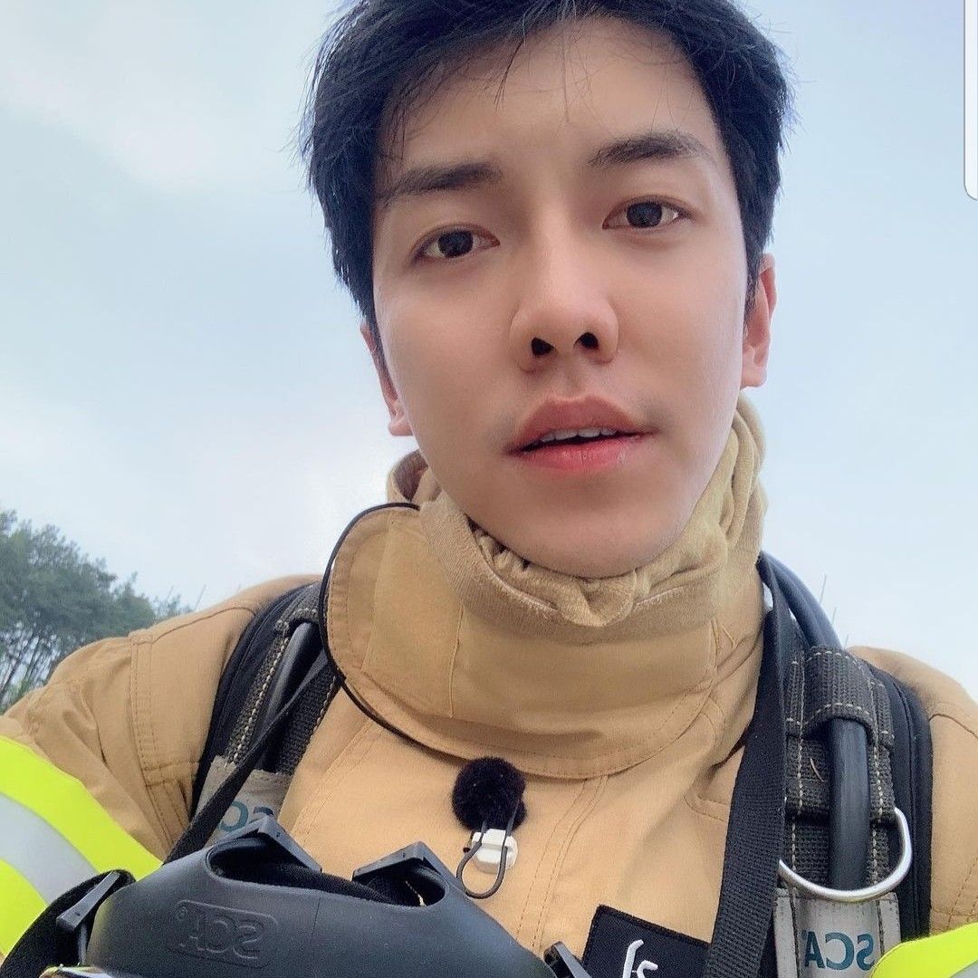 Latest photo of Lee Seunggi
