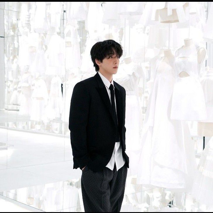 Behind-the-scenes cut of Nam Joohyuk