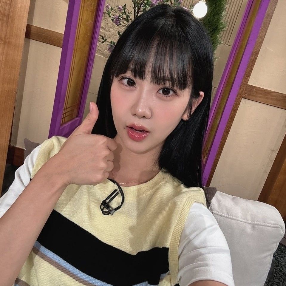 A moment captured by a fan of Kang Hyeyeon