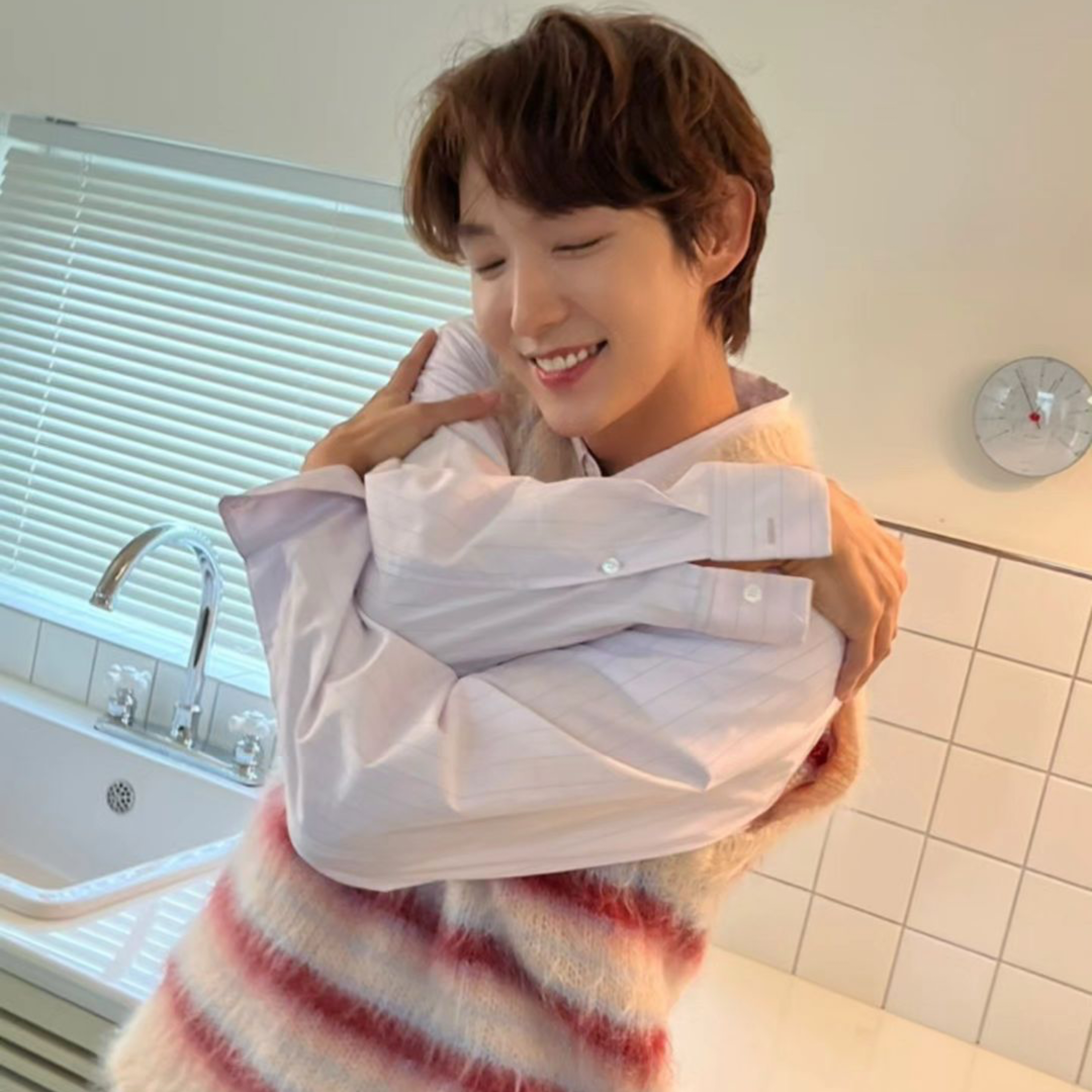 Behind-the-scenes cut of Lee Joongi