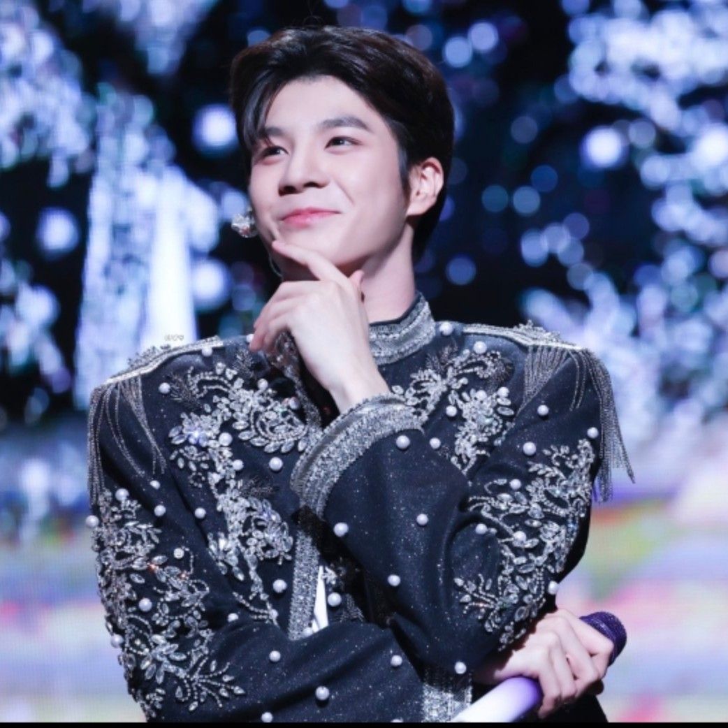 Behind-the-scenes cut of Jeong Dongwon