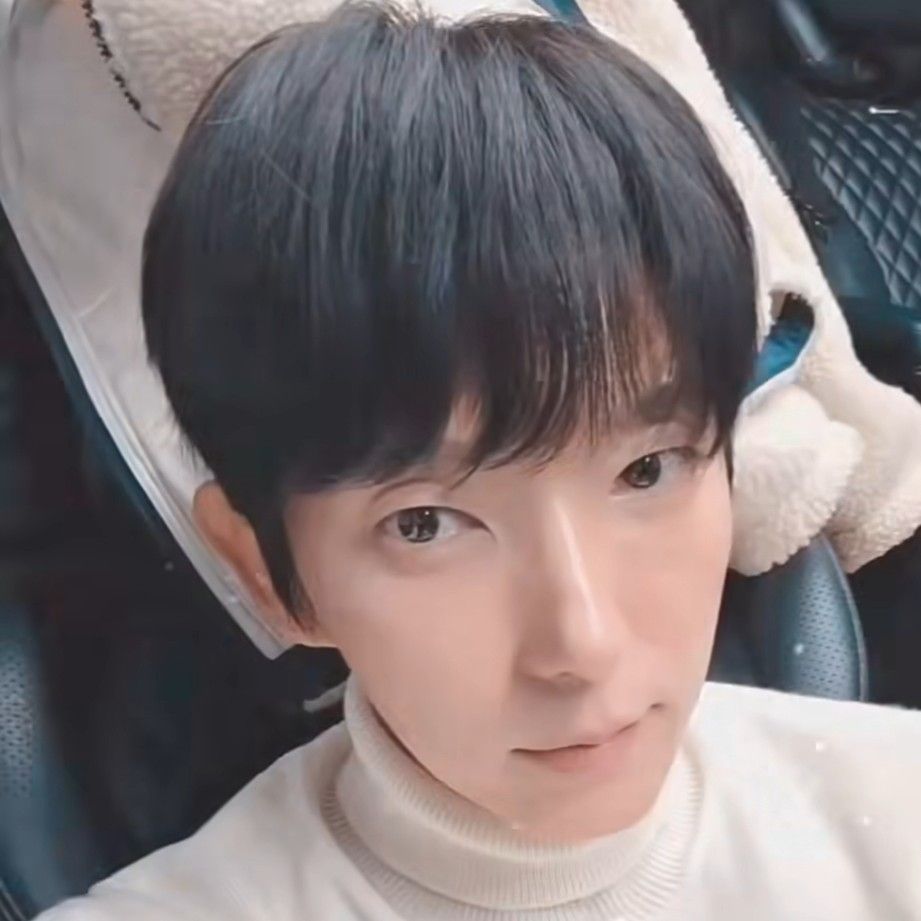 Behind-the-scenes cut of Lee Joongi