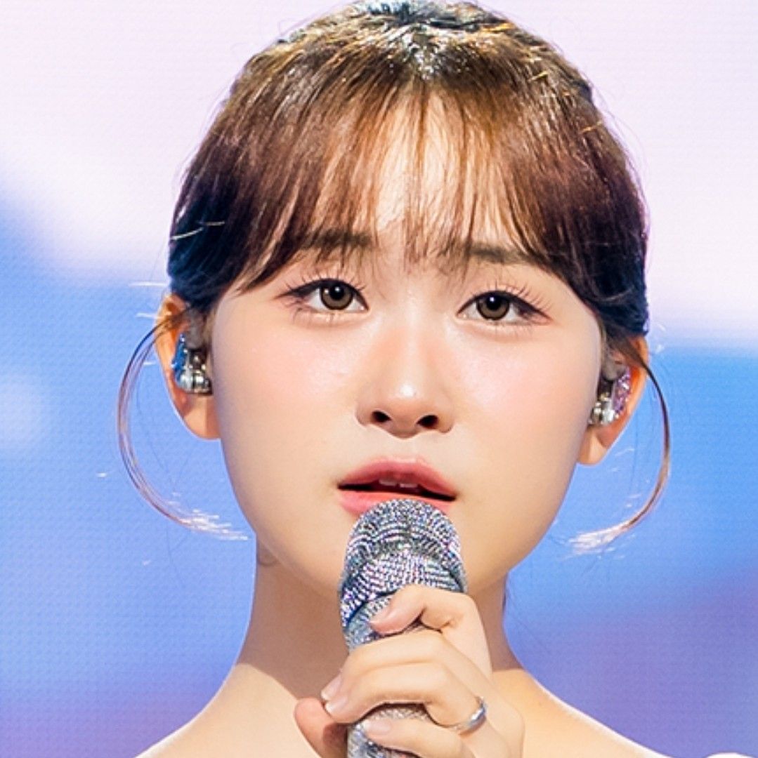 Behind-the-scenes cut of Kim Dahyun