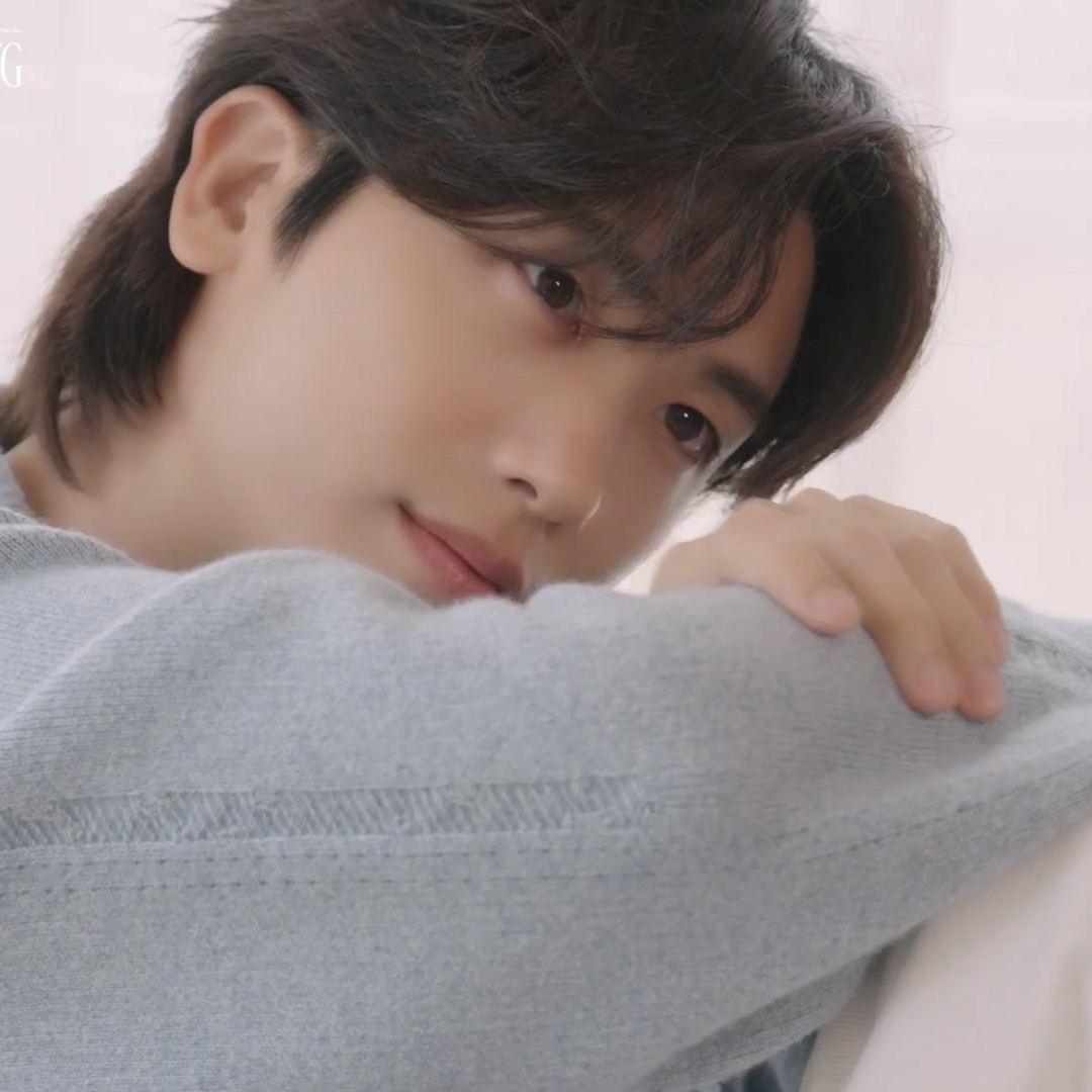 Latest photo of Park Hyungsik
