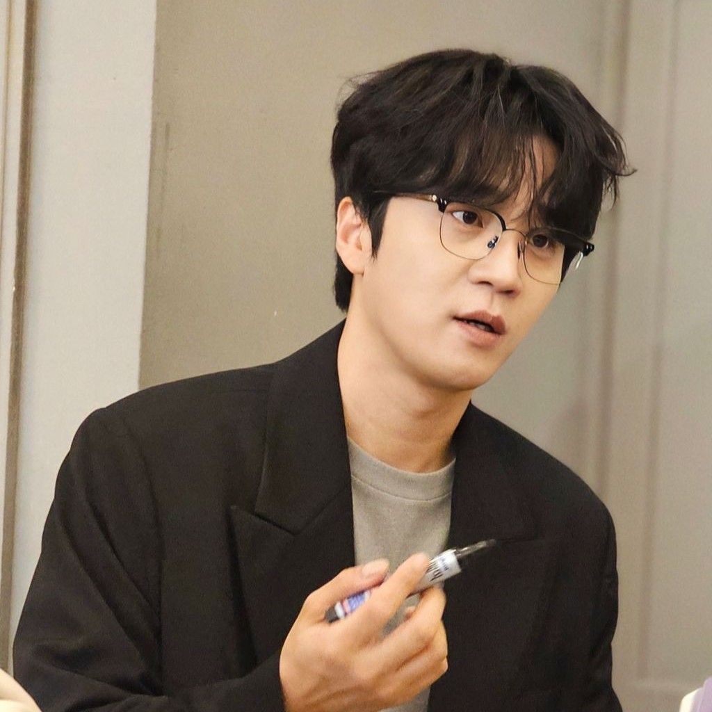 Latest photo of Park Jihoo (Mr. Trot 3)