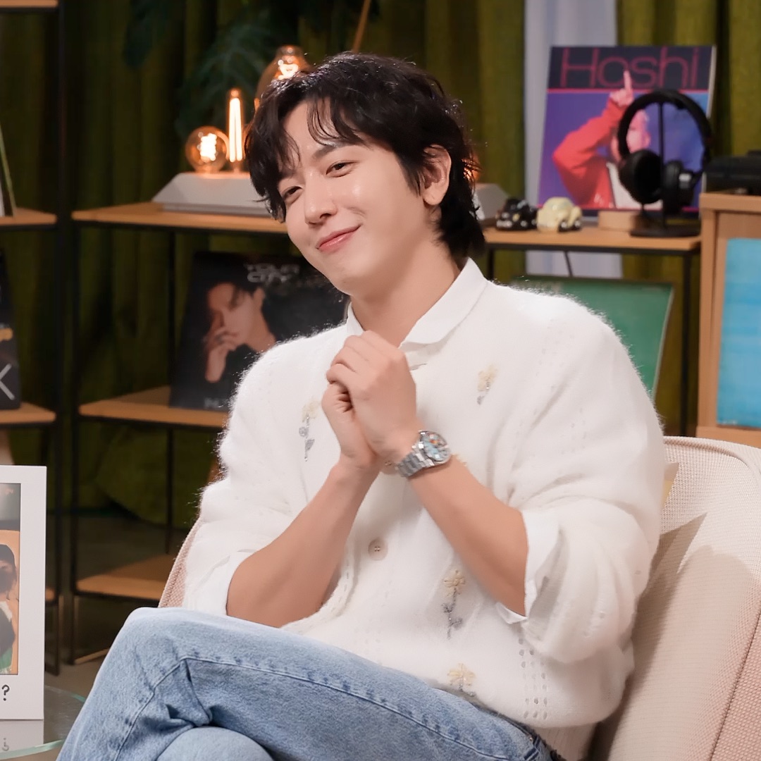 A moment captured by a fan of Jung Yonghwa