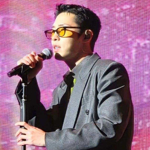 Behind-the-scenes cut of Lee Jaewook