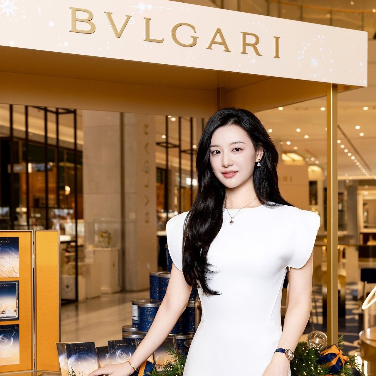 Behind-the-scenes cut of Kim Jiwon