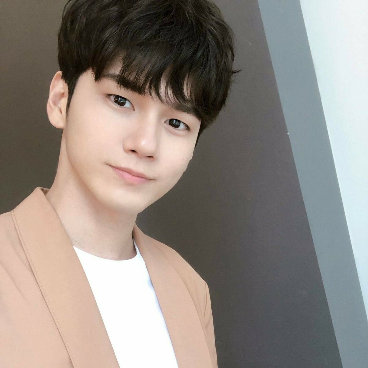 A moment captured by a fan of Ong Seongwu