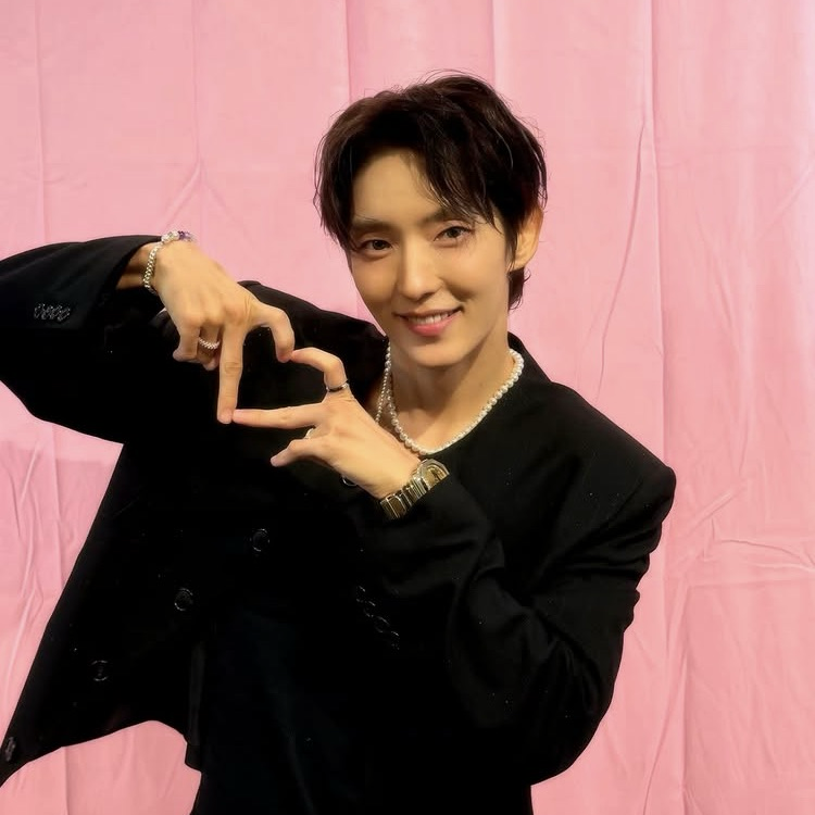 A moment captured by a fan of Lee Joongi