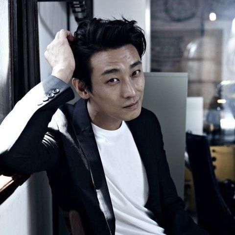 Behind-the-scenes cut of Joo Jihoon