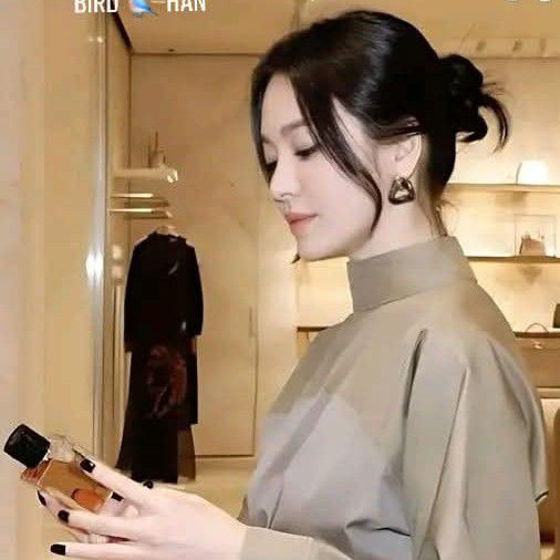 A moment captured by a fan of Song Hyekyo