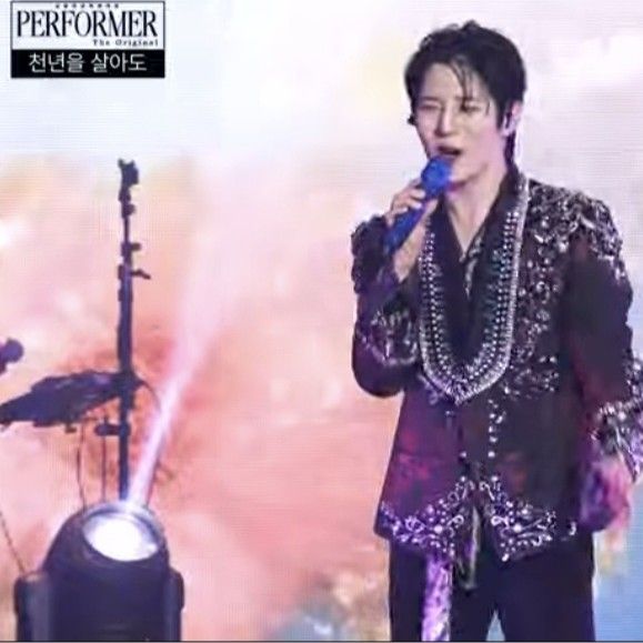 金俊賢的最新照片