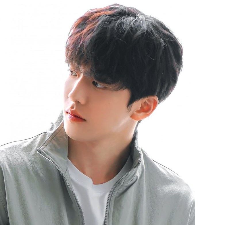 Behind-the-scenes cut of Nam Joohyuk