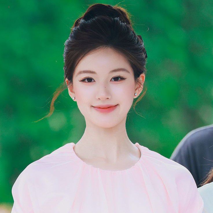 Latest photo of Zhao Lusi