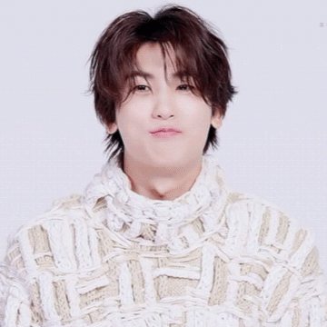 Behind-the-scenes cut of Park Hyungsik