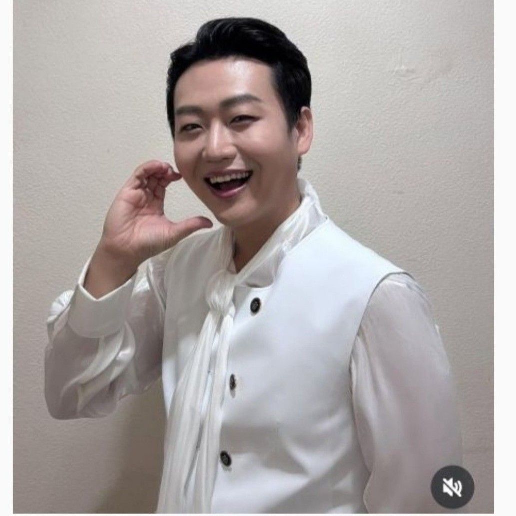 A moment captured by a fan of Min Soohyun