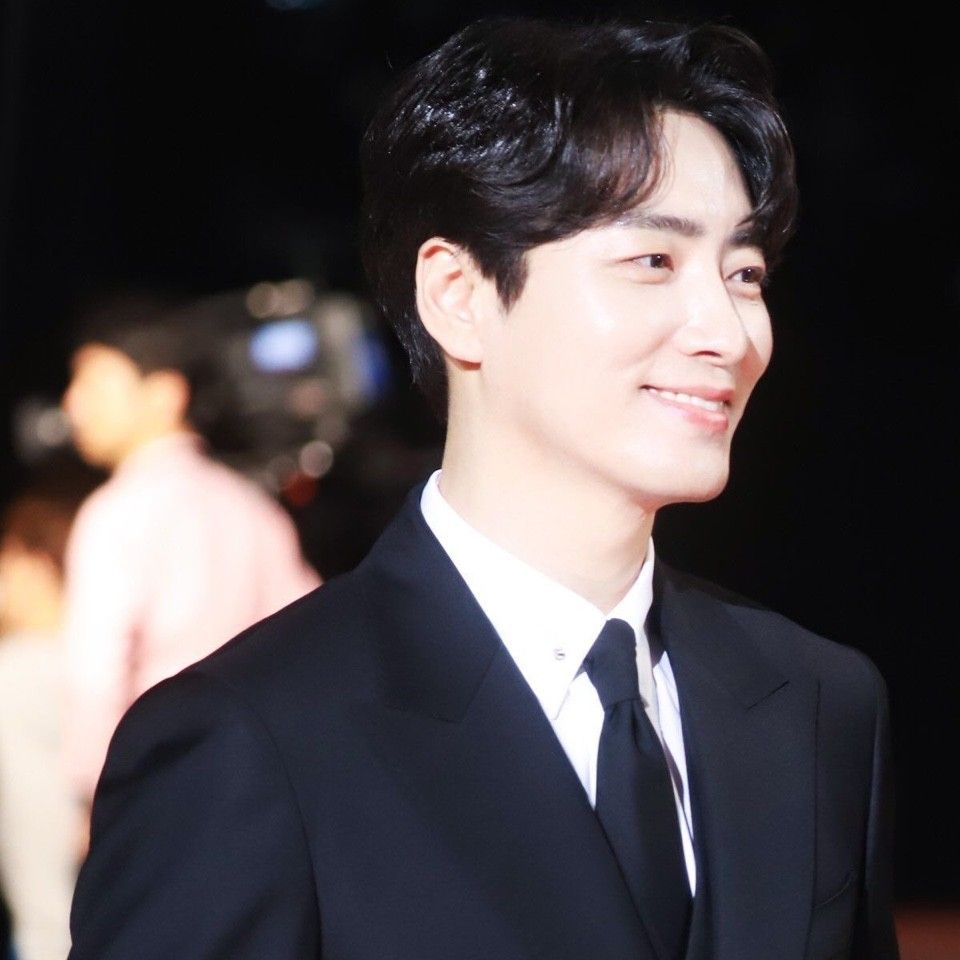 Behind-the-scenes cut of Lee Joonhyuk