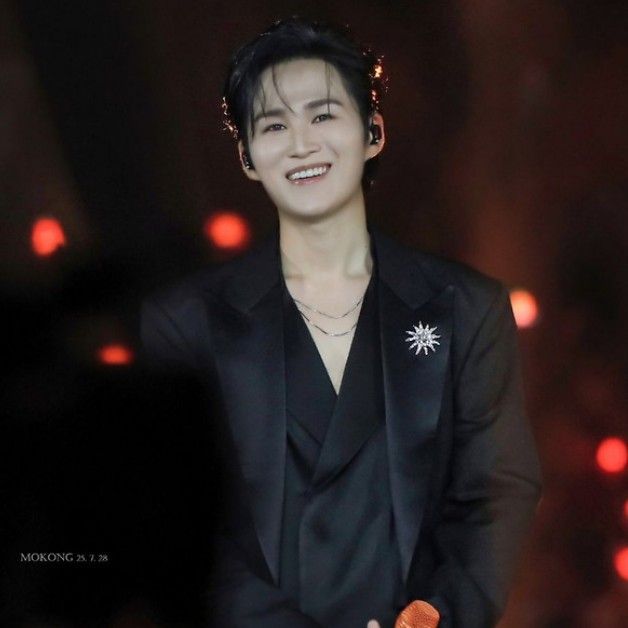 A moment captured by a fan of Kim Heejae