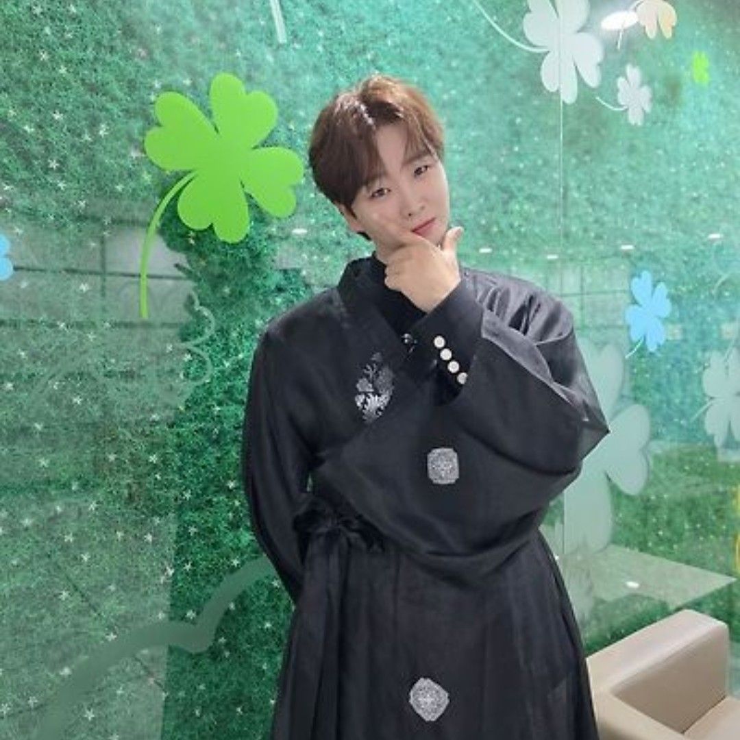 Behind-the-scenes cut of Song Minjun