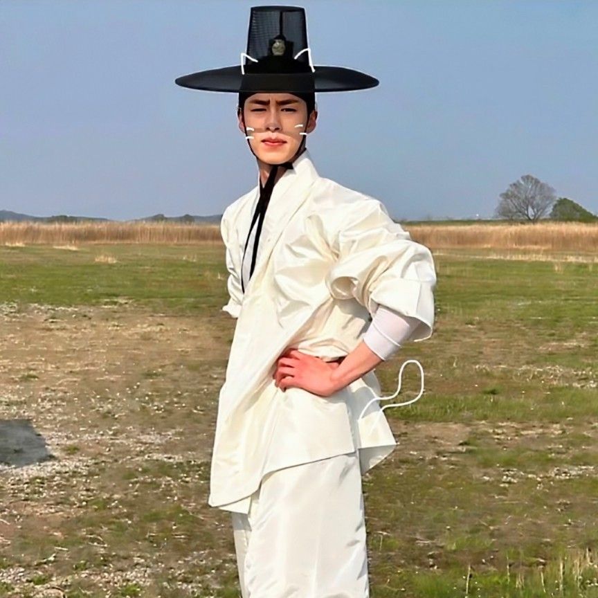 Recent activity shot of Lee Jaewook