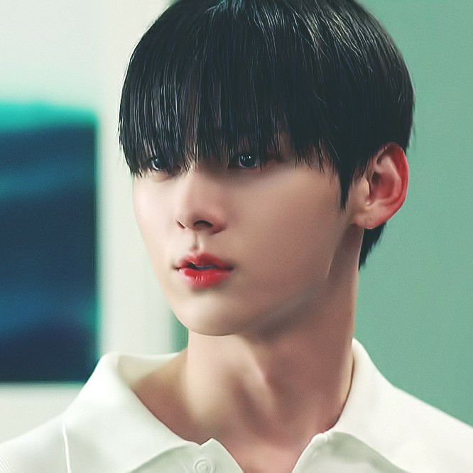 A moment captured by a fan of Hwang Minhyun