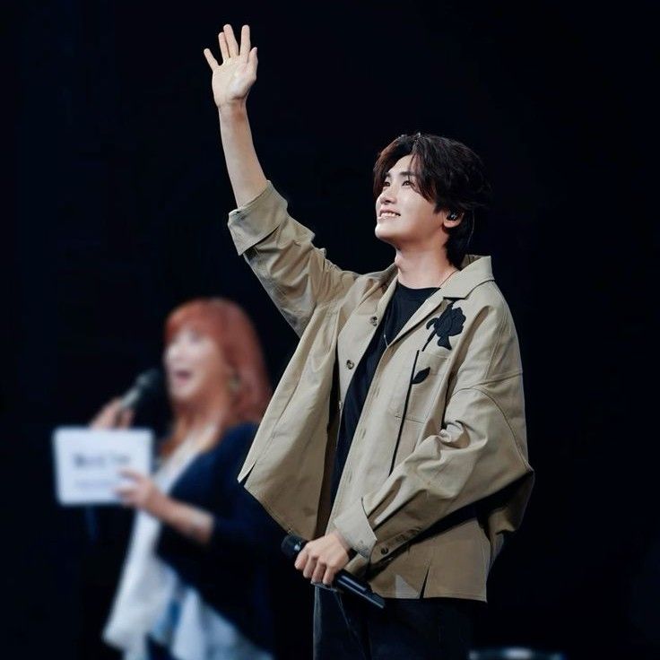 Behind-the-scenes cut of Park Hyungsik