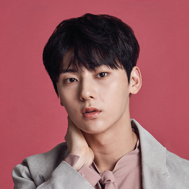 Behind-the-scenes cut of Hwang Minhyun