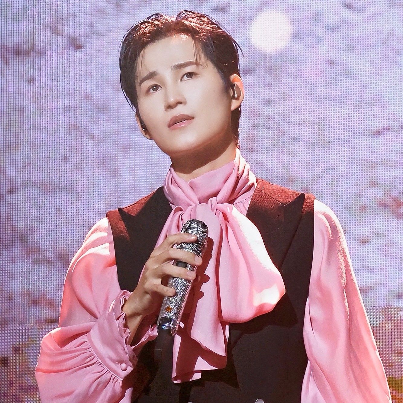 Behind-the-scenes cut of Kim Heejae