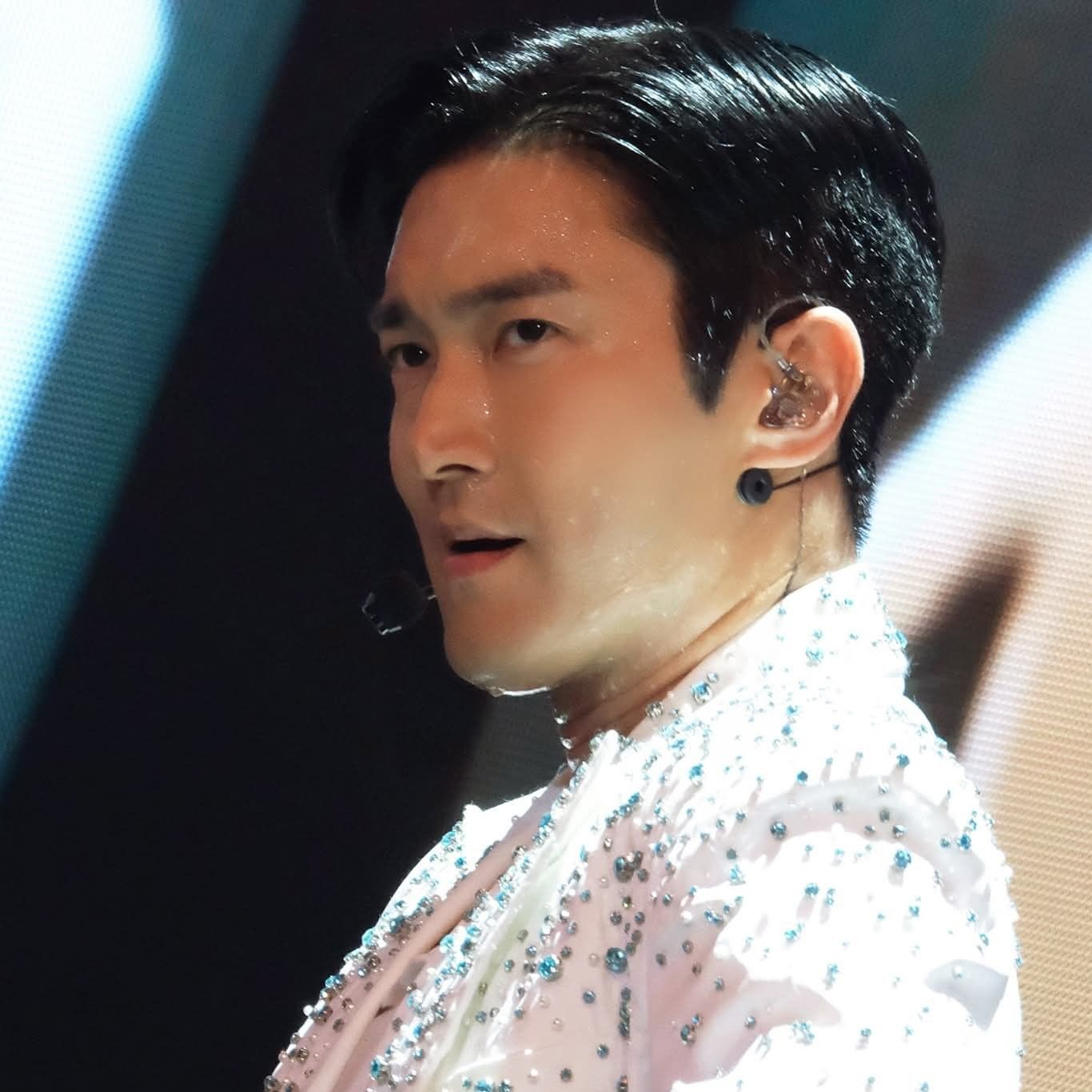A moment captured by a fan of Choi Siwon