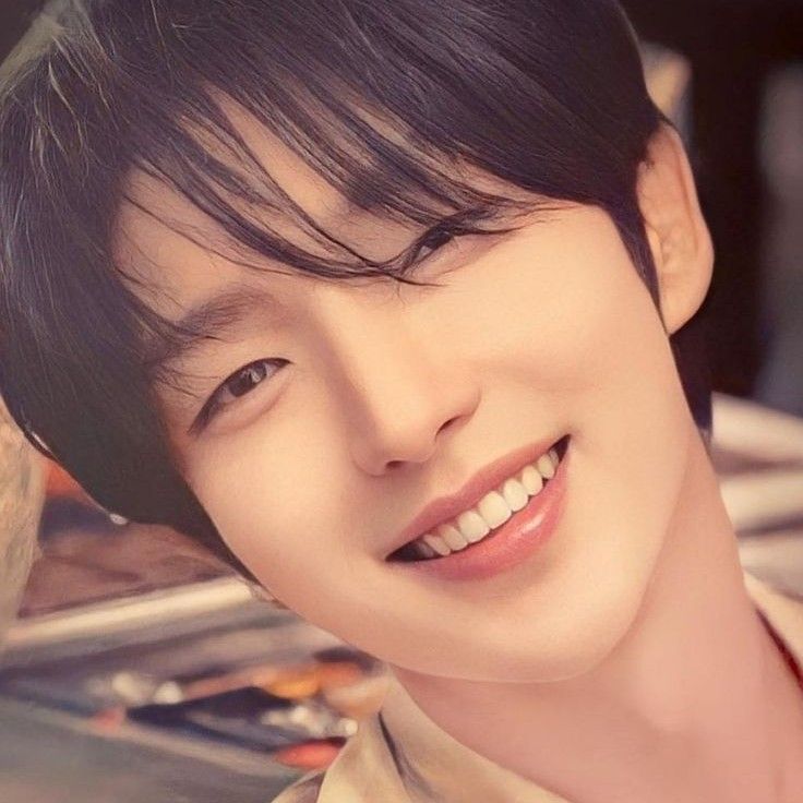 Behind-the-scenes cut of Lee Joongi