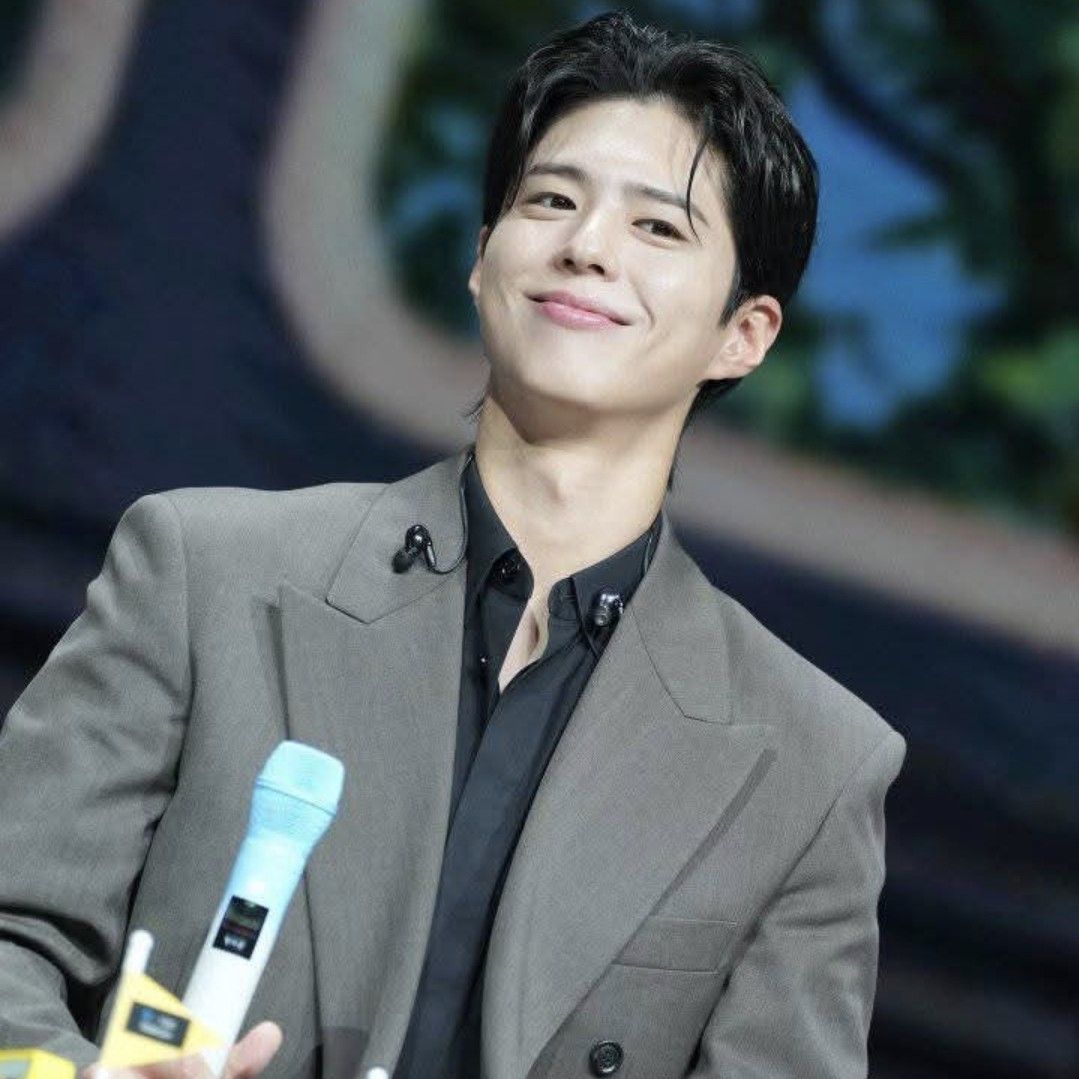 A moment captured by a fan of Park Bogum
