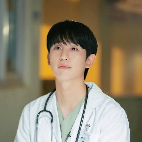 Behind-the-scenes cut of Jung Haein