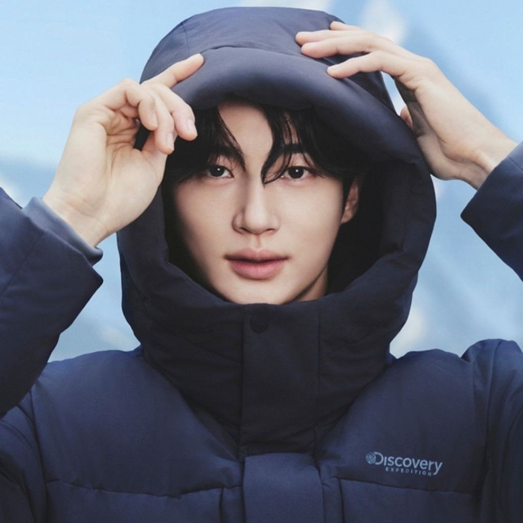 Recent activity shot of Byeon Wooseok