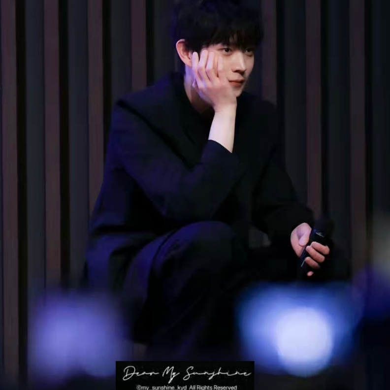 A moment captured by a fan of Kim Youngdae