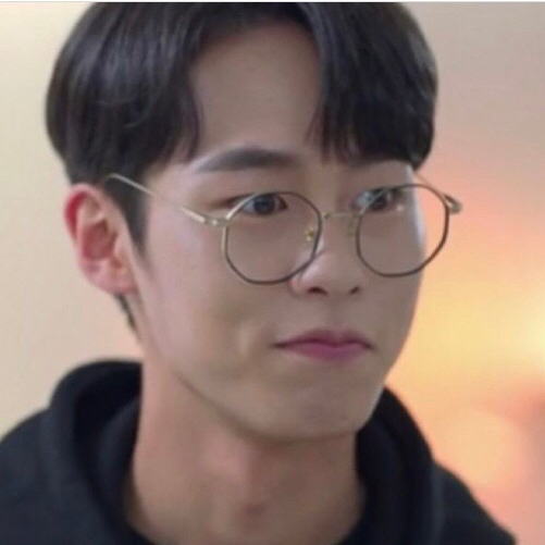 Behind-the-scenes cut of Lee Jaewook