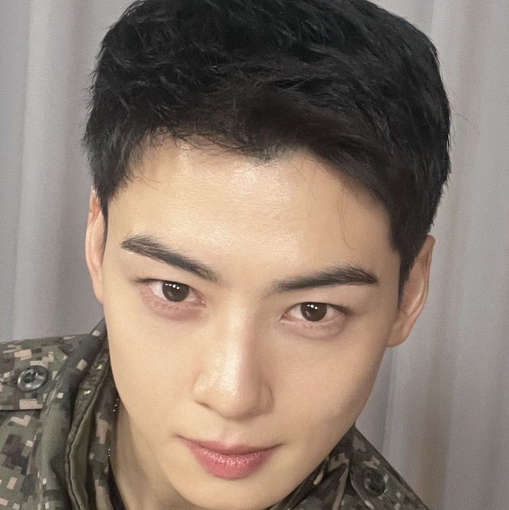 Foto kegiatan terbaru dari Cha Eunwoo