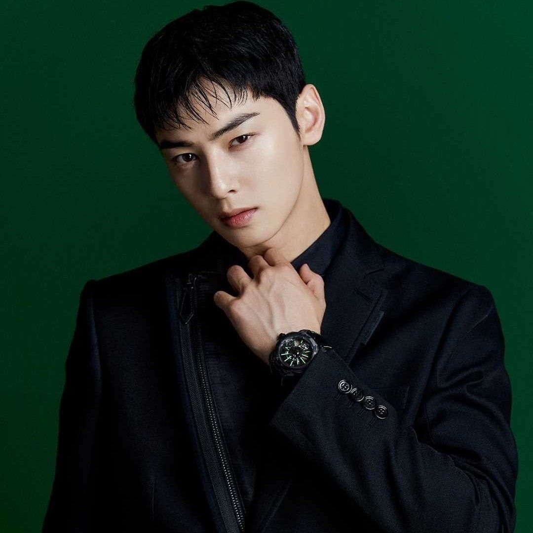 Latest photo of Cha Eunwoo