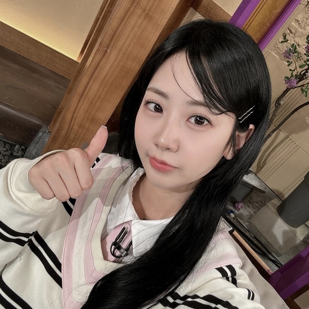 Latest photo of Kang Hyeyeon