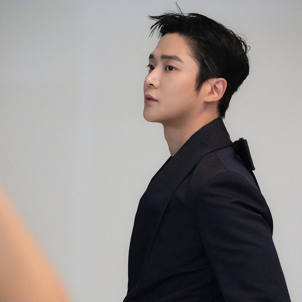 A moment captured by a fan of Rowoon