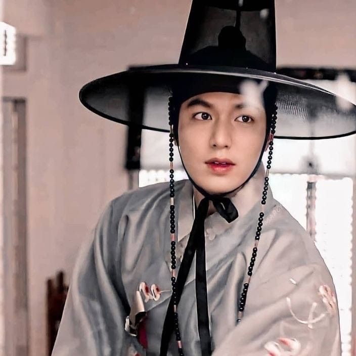 Behind-the-scenes cut of Lee Minho