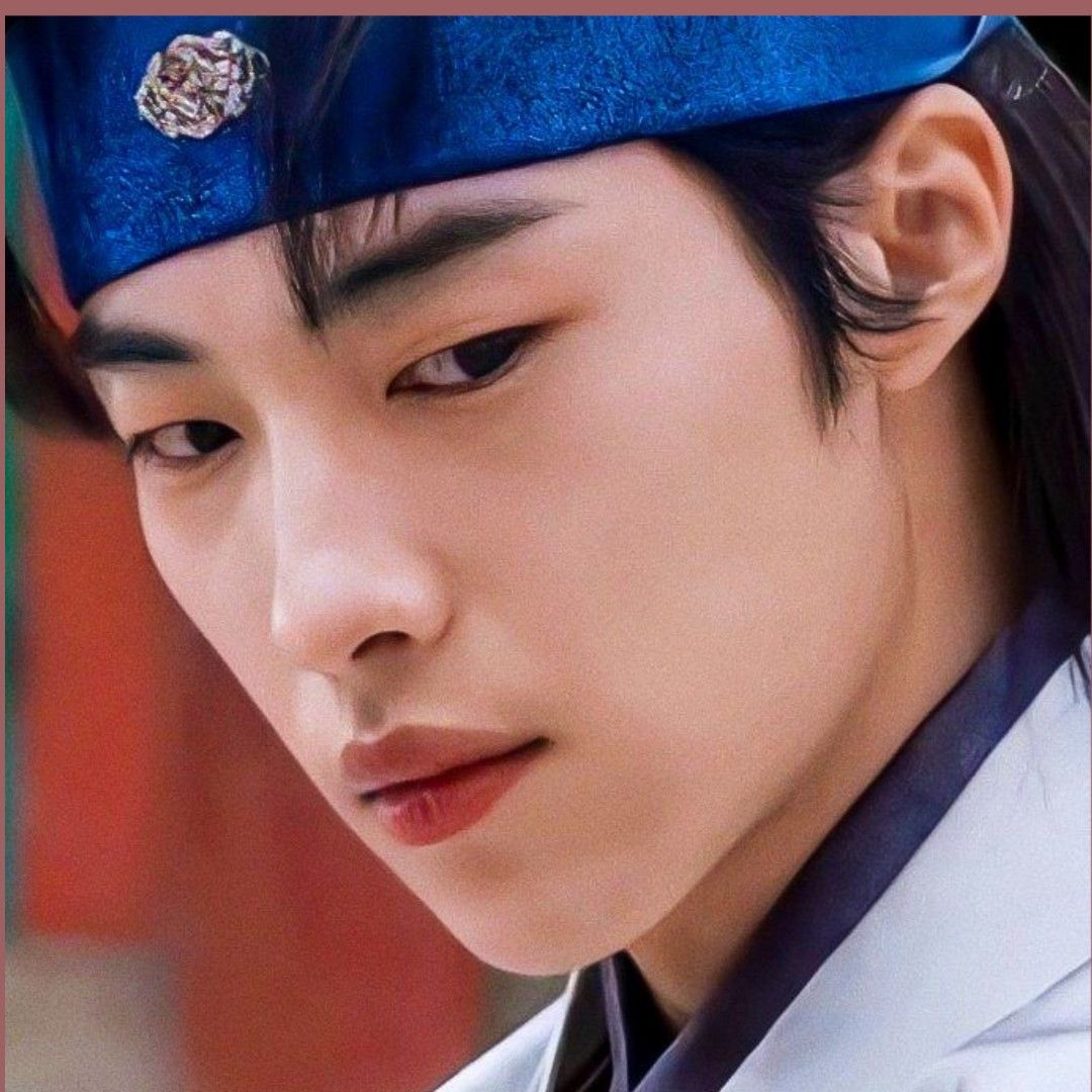 A moment captured by a fan of Woo Dohwan