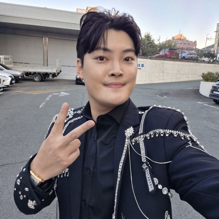 Recent activity shot of Kim Kyungmin