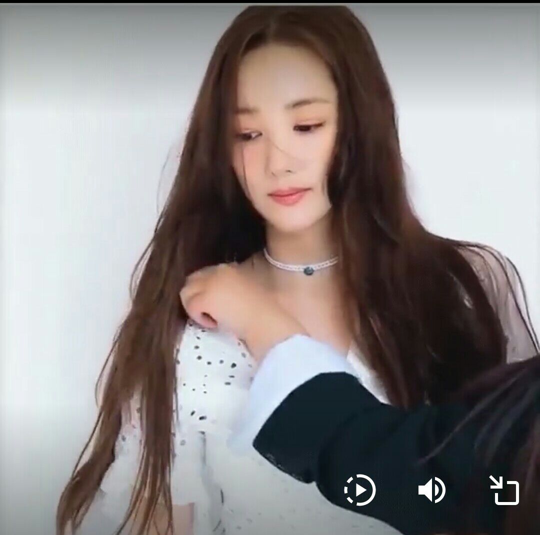 A moment captured by a fan of Park Minyoung