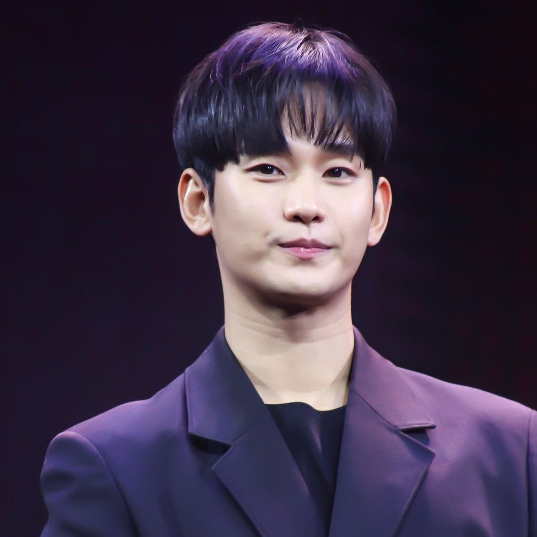 A moment captured by a fan of Kim Soohyun