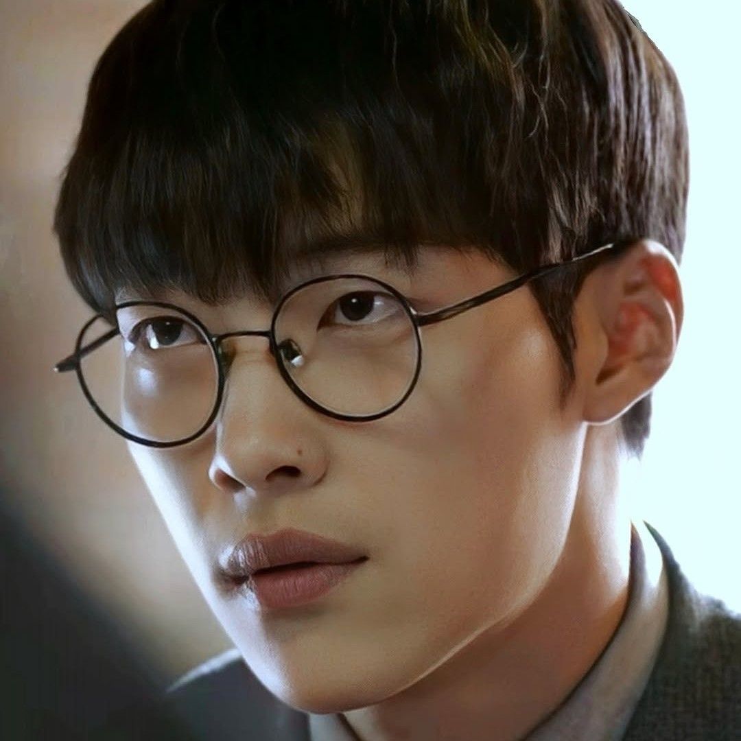 Behind-the-scenes cut of Woo Dohwan