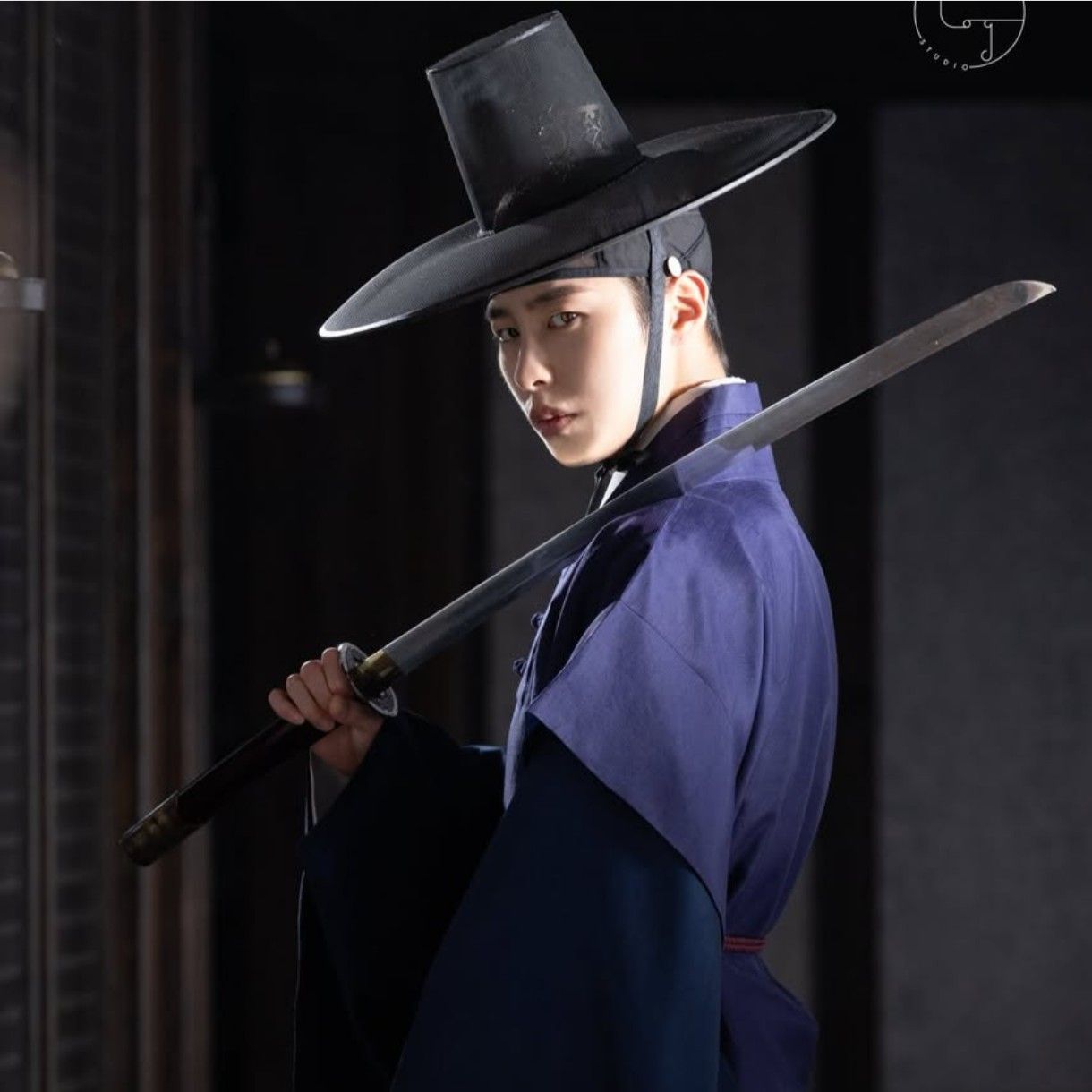 Recent activity shot of Lee Jaewook