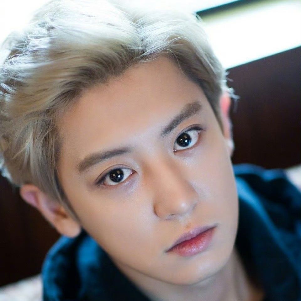 A moment captured by a fan of Chanyeol